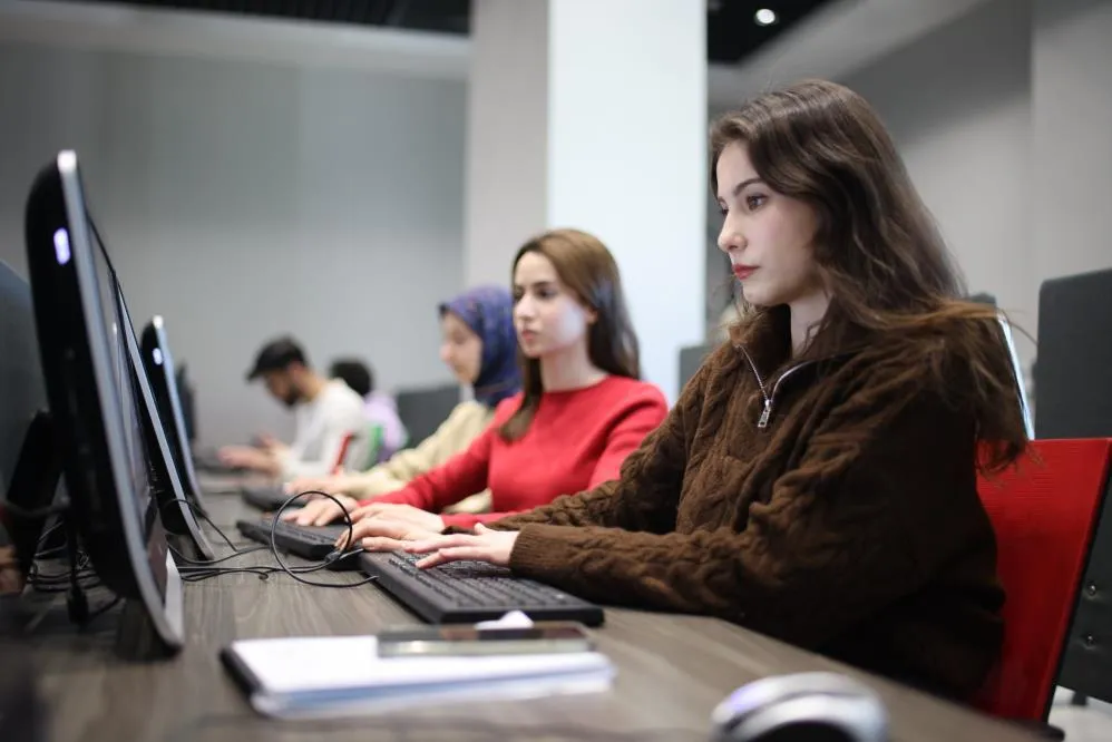 HKÜ yeni ön lisans ve lisans programlarıyla büyümeye devam ediyor